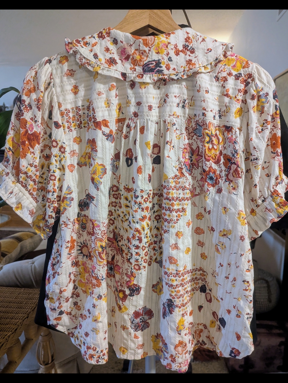 Women’s Floral Peter Pan Collar Top - Picture 7 of 7